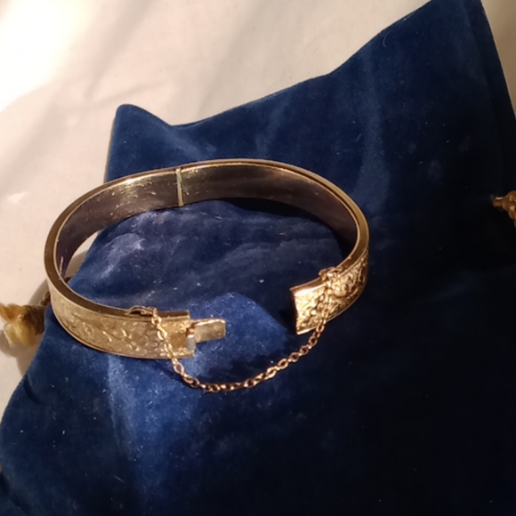 Antique F.M. Co. 12k GF Hinged Bracelet - Picture 3 of 5